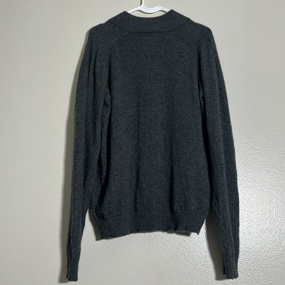 Cashmere Neiman Marcus Men's Gray Sweater - Picture 5 of 5